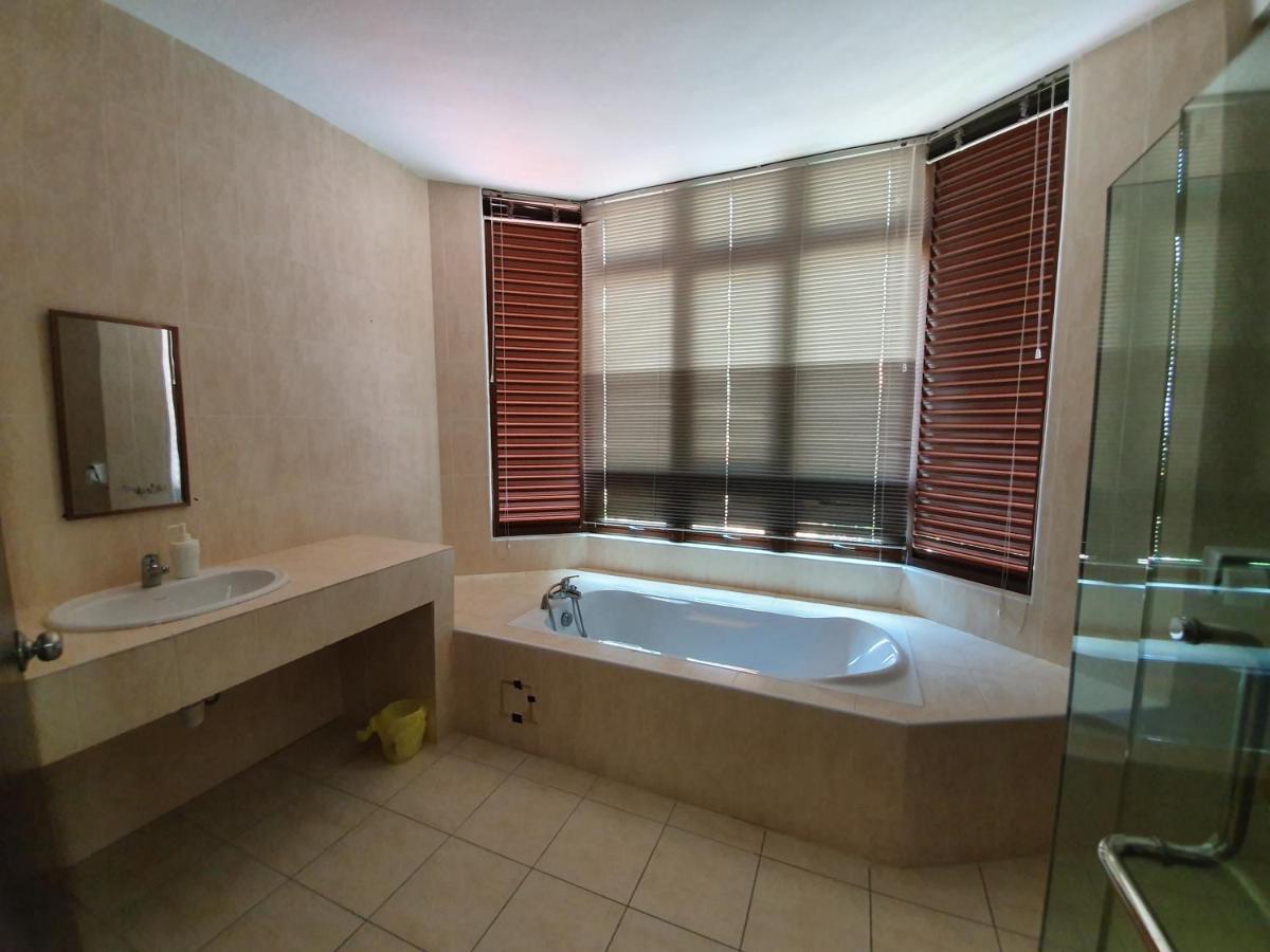 Eden Cosy Living Appartement Batu Feringgi Buitenkant foto